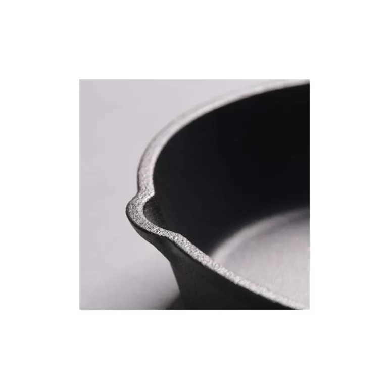 Lot de deux casseroles, poêles, poêlons en fonte<Meubles Moss Outlet