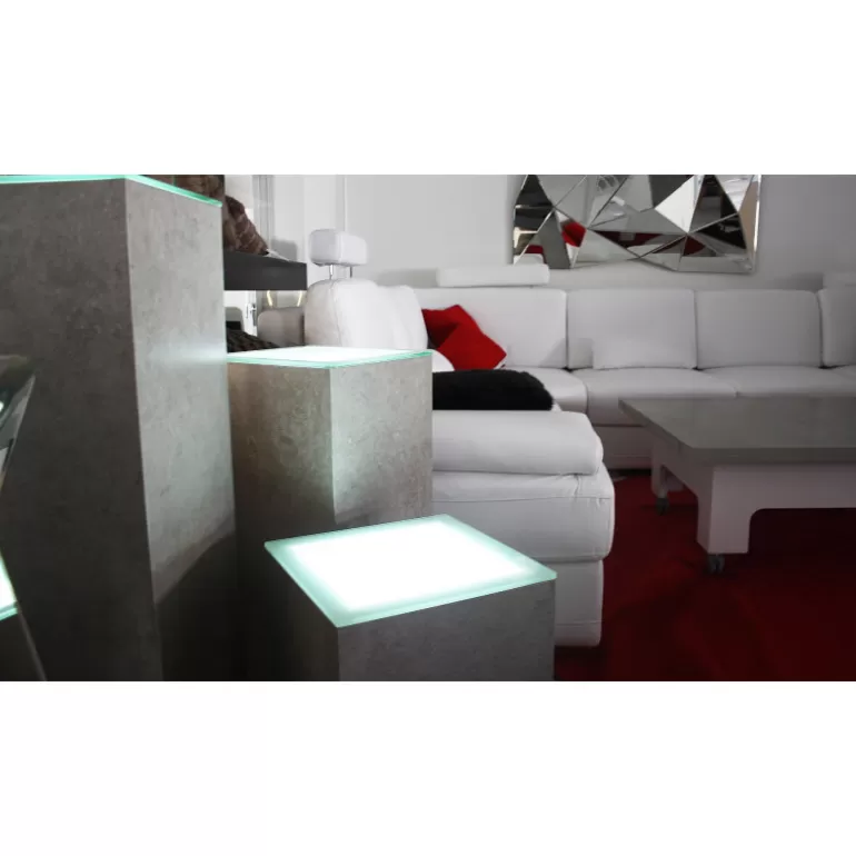 Socle effet éclairage LED - Whitymi - disponible en 3 tailles<Meubles Moss Online